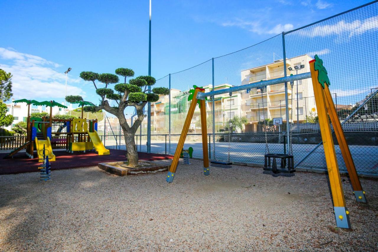 Galera Planet Costa Dorada Cambrils Exterior photo