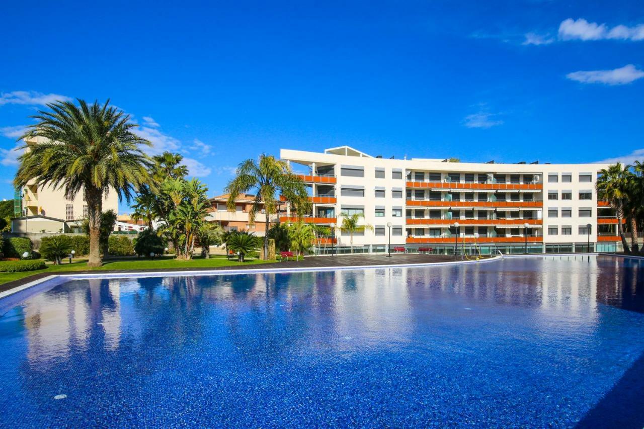 Galera Planet Costa Dorada Cambrils Exterior photo