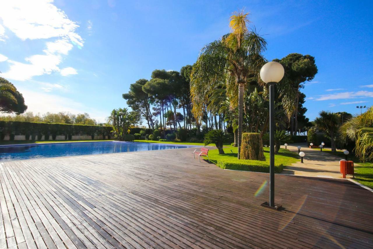 Galera Planet Costa Dorada Cambrils Exterior photo
